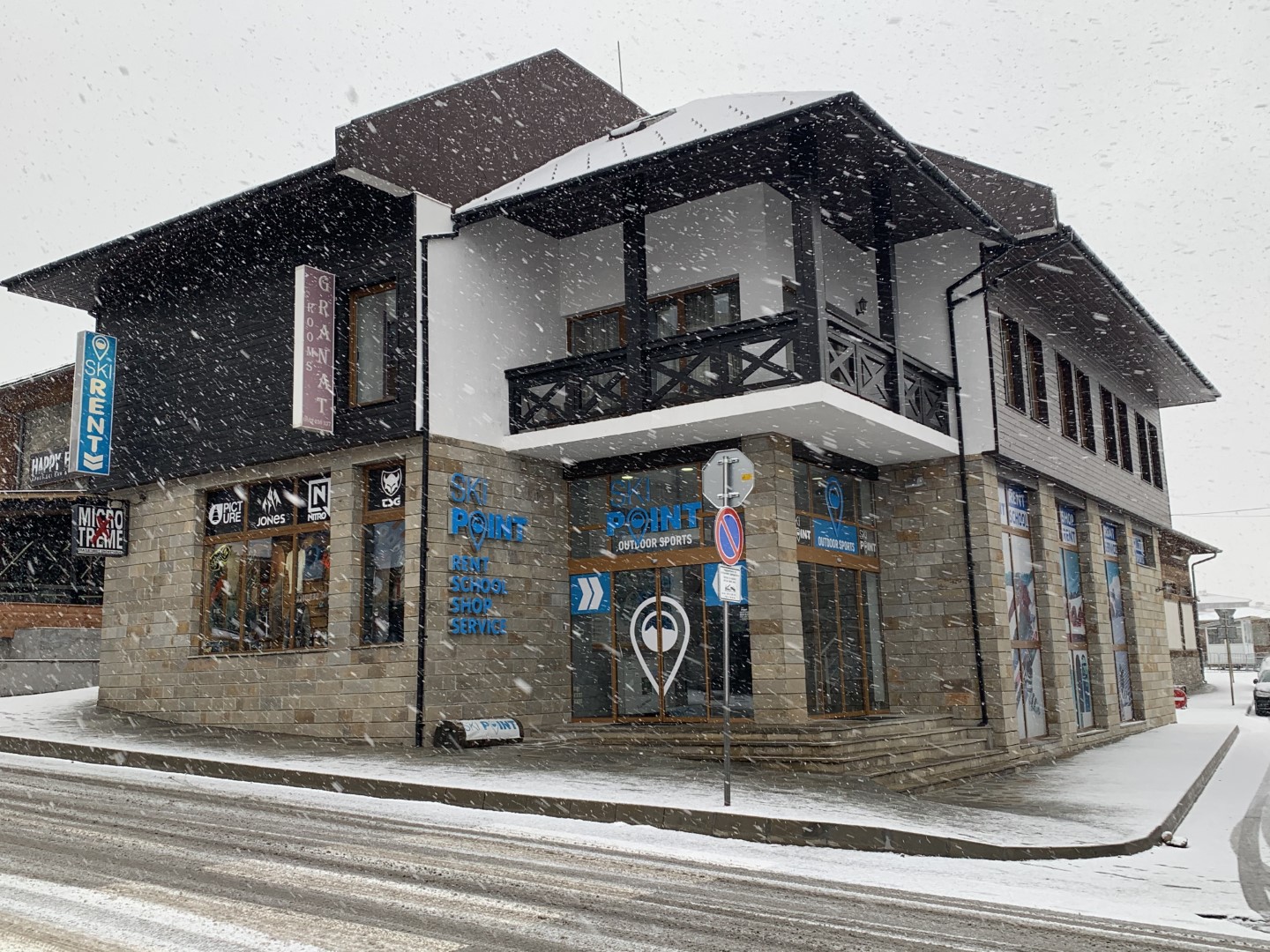 Granat Apartments-Ulaz u hotel